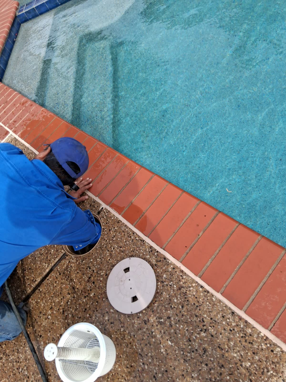 Pool leak detection inspection area example one
