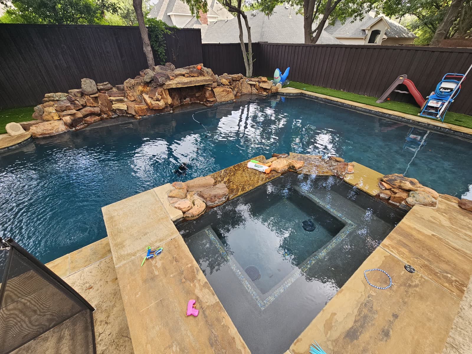 Professional Pool Maintenance and Cleaning in Dallas and Collin, Texas service image
